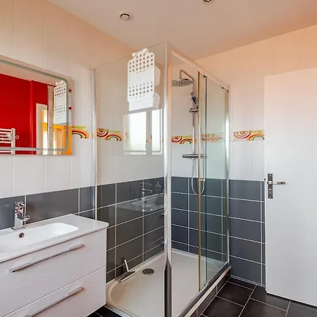 Appartement Spacieux Et Lumineux Avec Garage Appartement